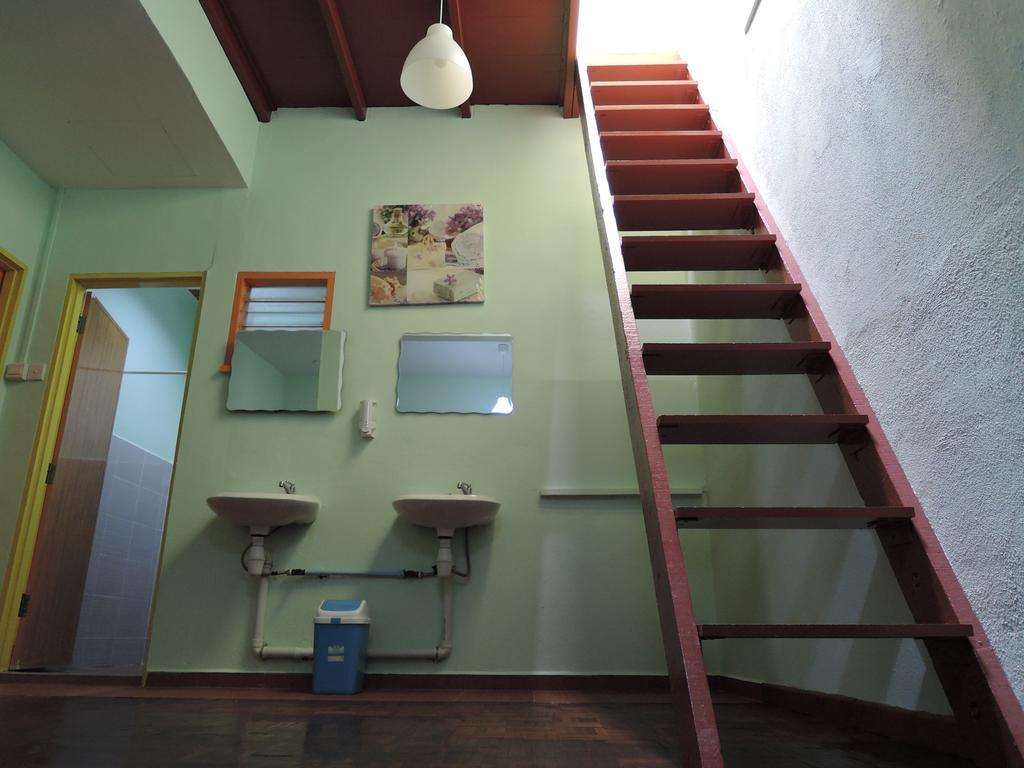 The Pillohouzzze Hotell Malacca Eksteriør bilde